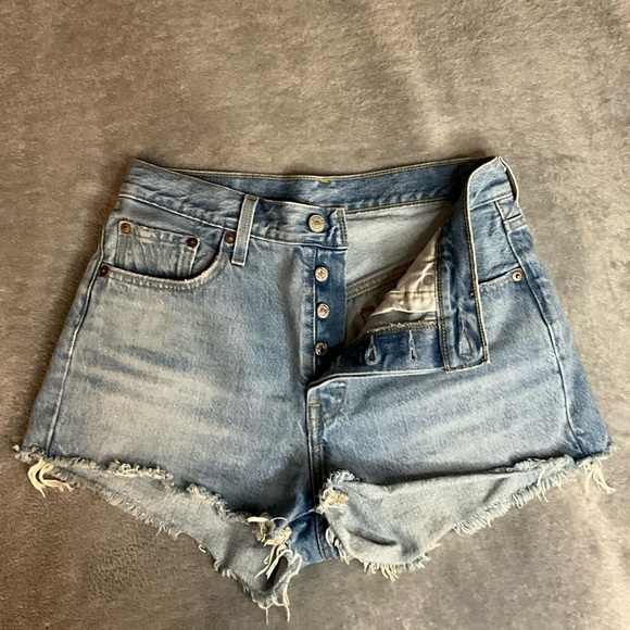 Levis 501 Jean Shorts 15” waist - Picture 1 of 4